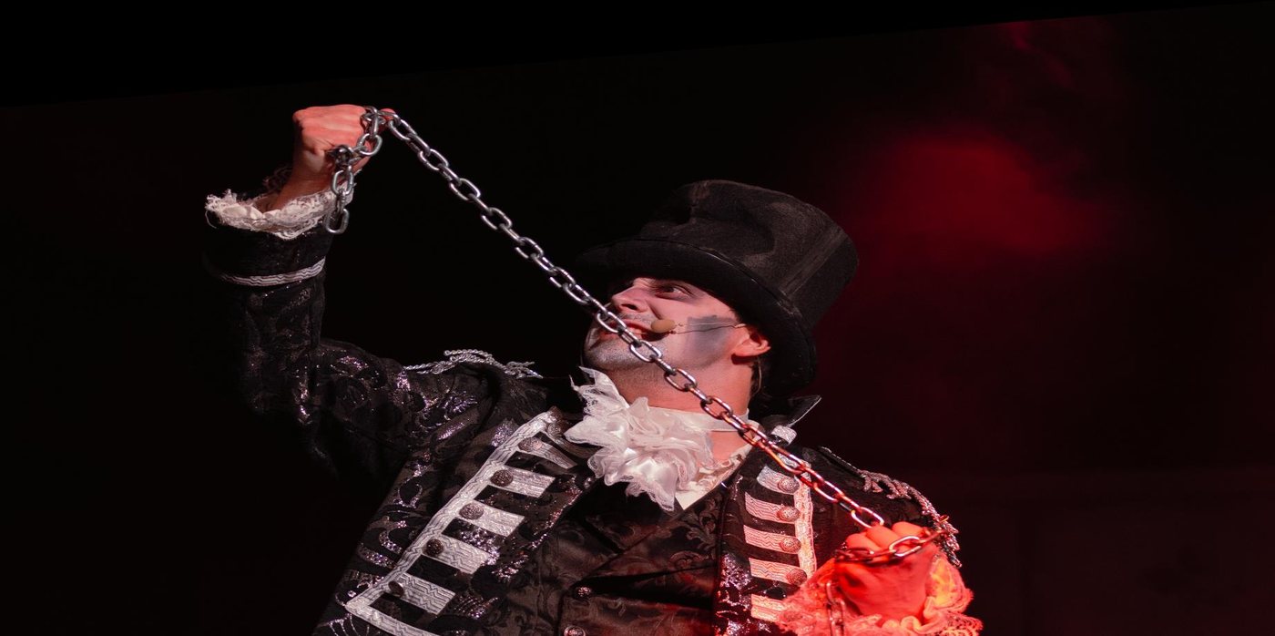 Jacob Marley in catene