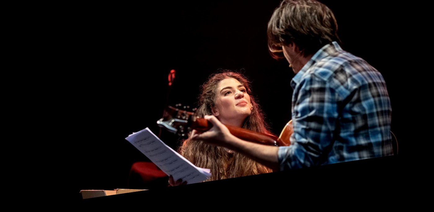 La chitarra e il quaderno delle canzoni